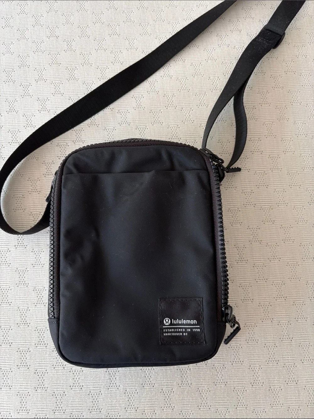 Lululemon Black Easy Access Compact Crossbody Organizer